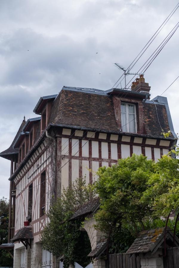 Cabourg Cosy Chic Cabourg Hyper-Centre 4 Pers, 2 Bedrooms , 2 Sdb, Terrasse, Wifi Exterior photo